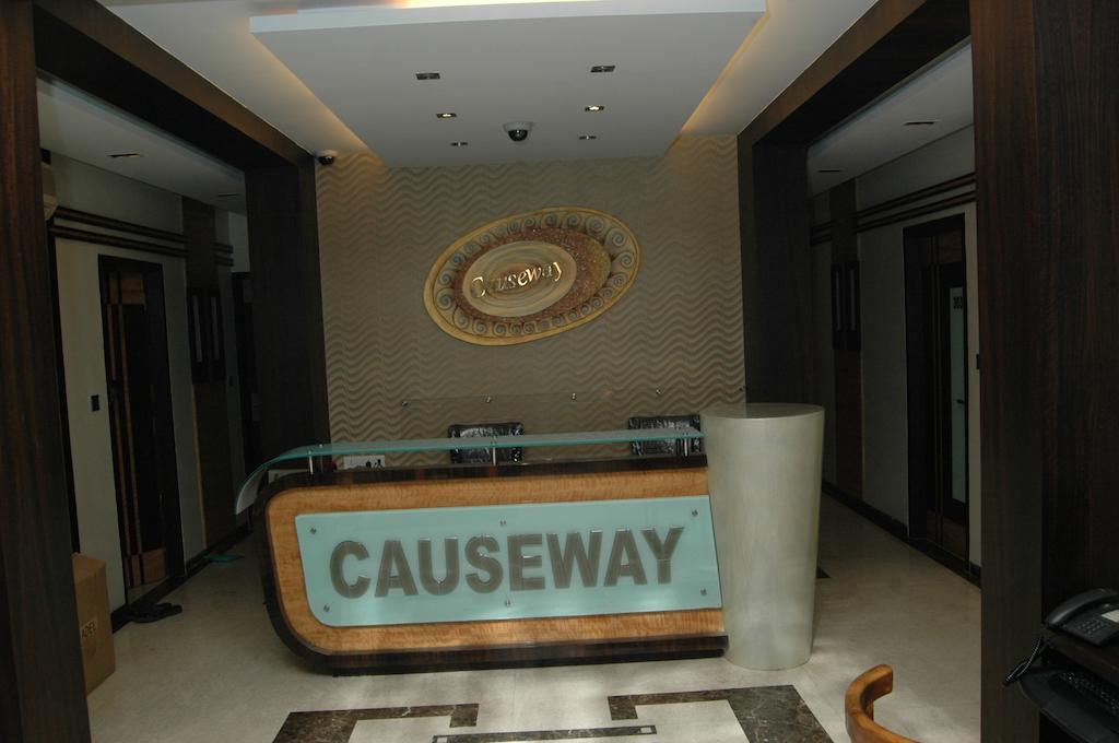 Hotel Causeway, Colaba Мумбаи Экстерьер фото